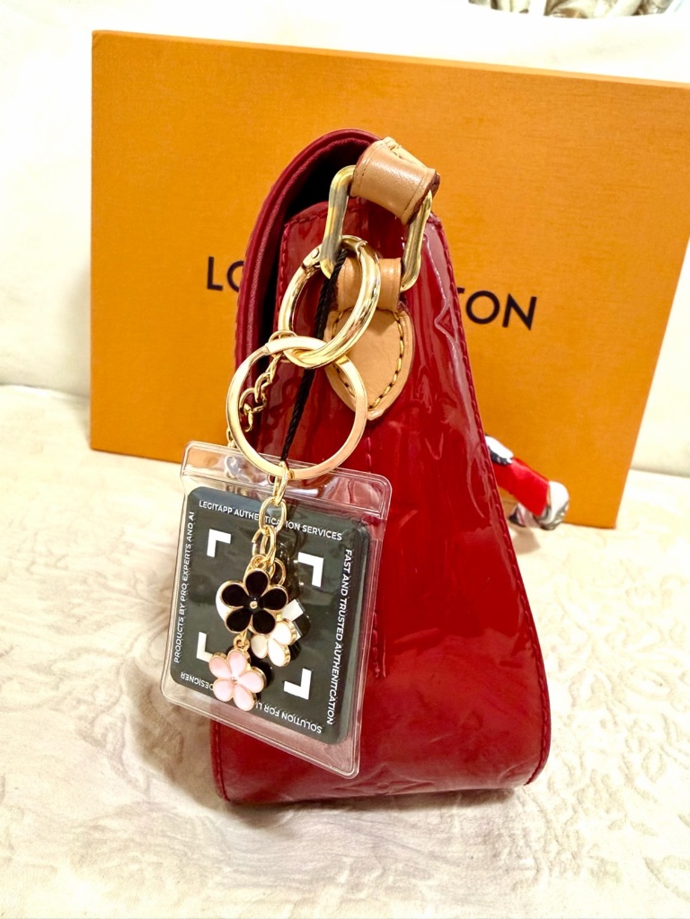✨ Gorgeous Gift! Louis Vuitton Pomme D’Amour Monogram Vernis Bellflower PM ✨ - Picture 6 of 14